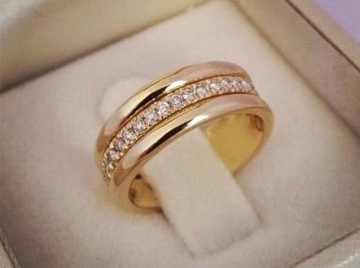Djewels Round Diamond Gold Ring For Girls, Weight: 1.500 Gms at Rs 8205 in  New Delhi